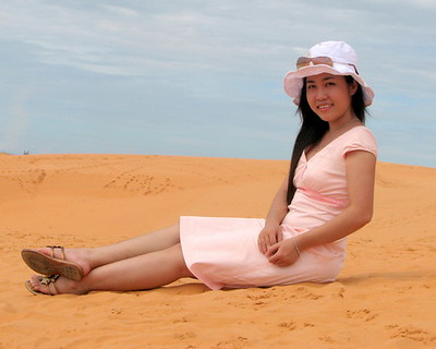 tran huyen chau feet 3