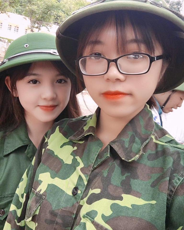 tran huyen chau feet 6