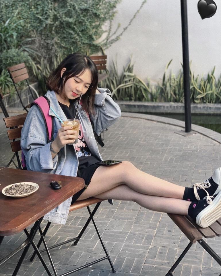 tran huyen chau feet