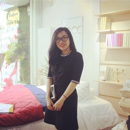 tran thi thu trang feet