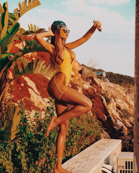 trejsi sejdini feet 5