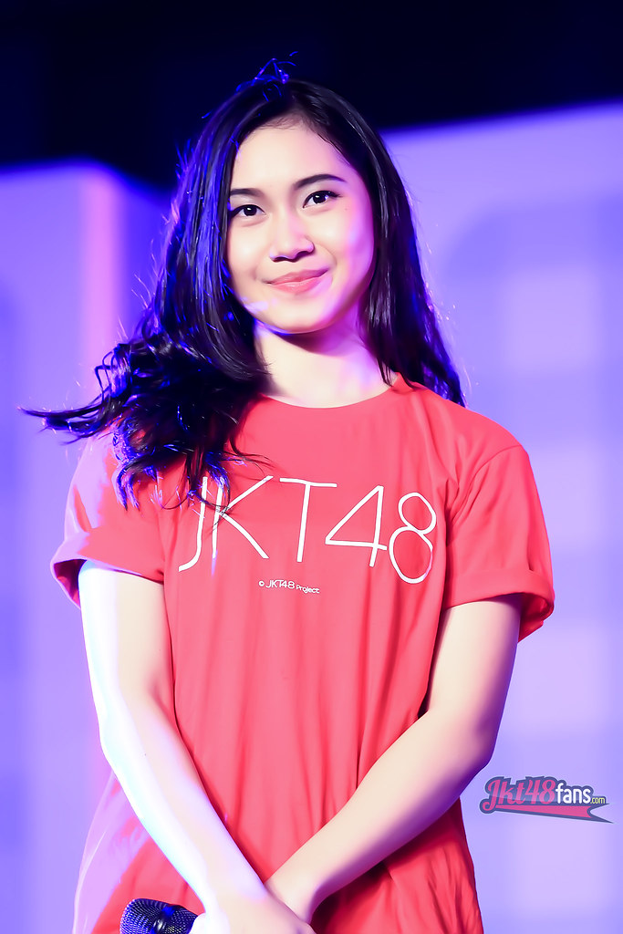 triarona kusuma feet