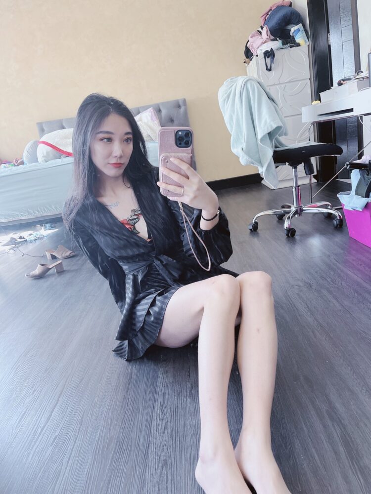 triciaisabirdy feet 2