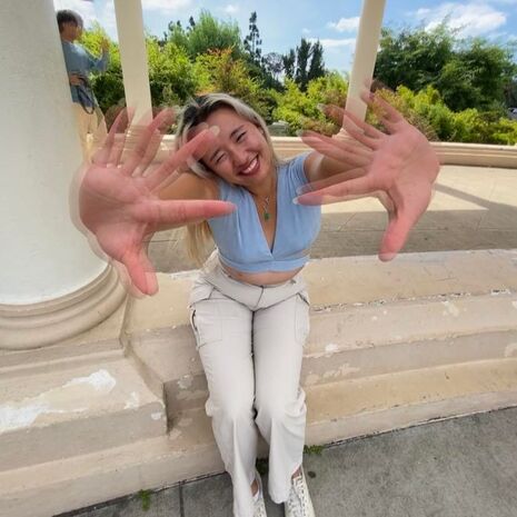 trieu linh trang feet 4