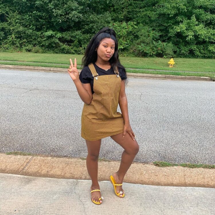 trinity taylor feet 2