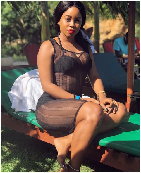 trisha khalid feet 4