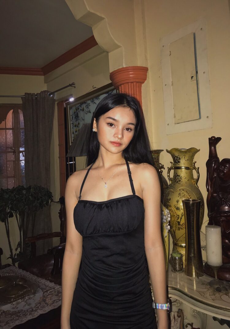 trisha shinmari feet 6