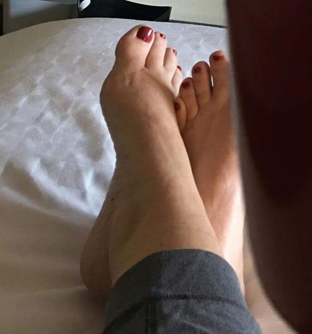 trisha yearwood feet 3