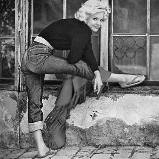 tuesday weld feet 1