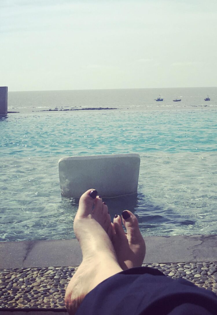 twinkle khanna feet 6