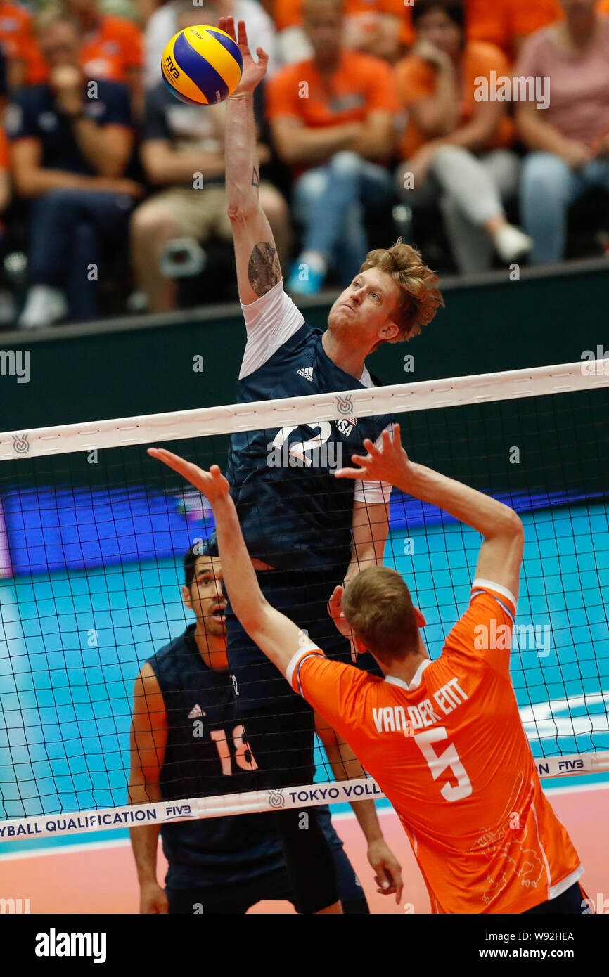 tyler van derent feet 5