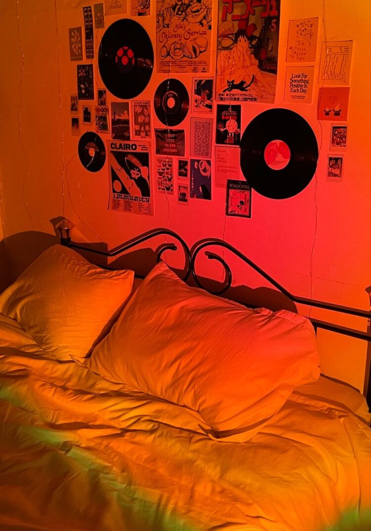 typicallyychloe feet