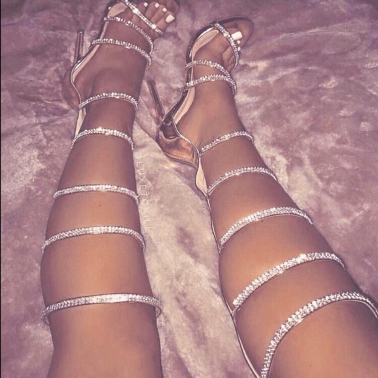 uldouz wallace feet 1