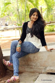 ulka gupta feet 6