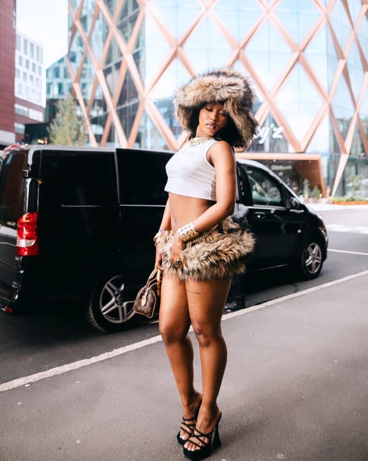 uncle waffles feet 4