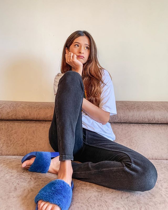 unnati malharkar feet 3