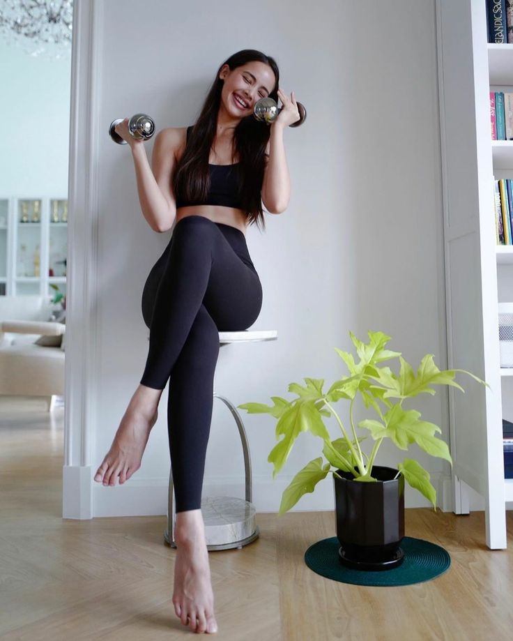 urassaya sperbund feet 4