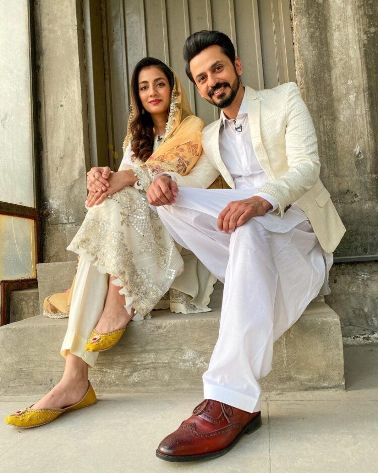 uroosa qureshi feet 5