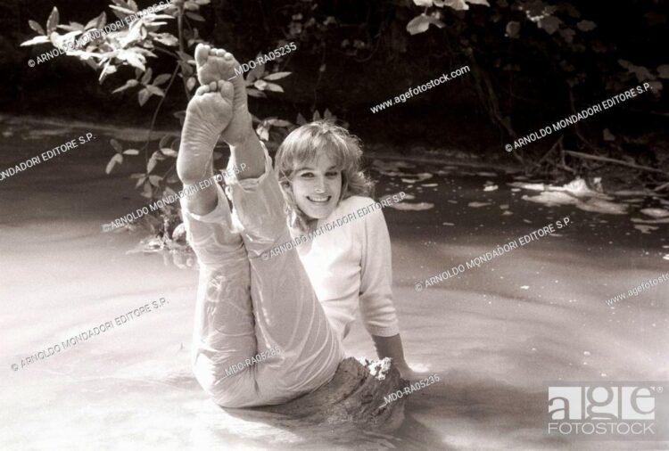 ursula andress feet 5