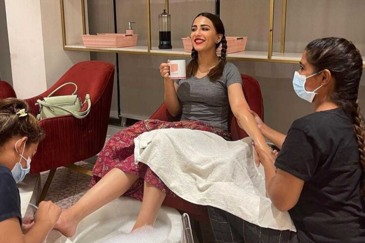 ushna shah feet 2