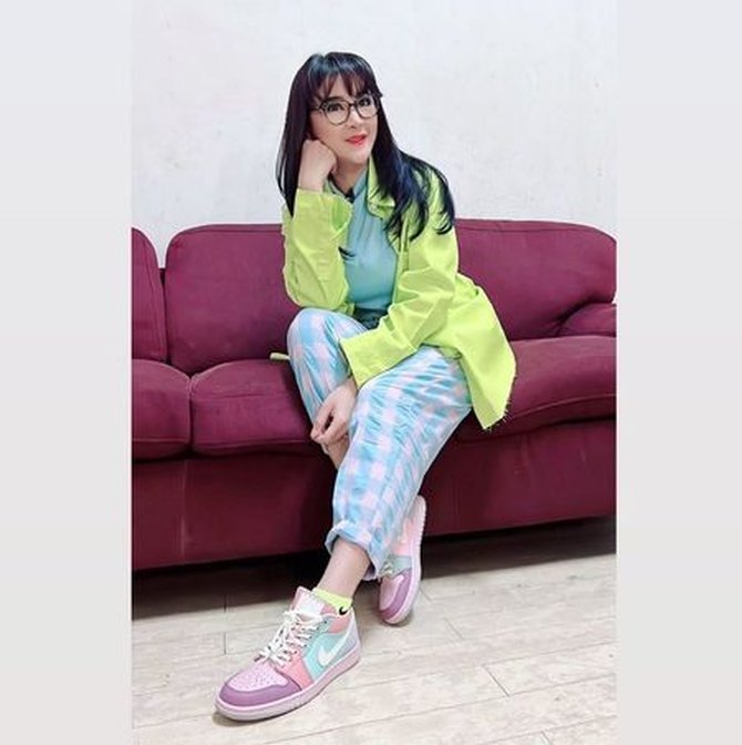 uut permatasari feet 4