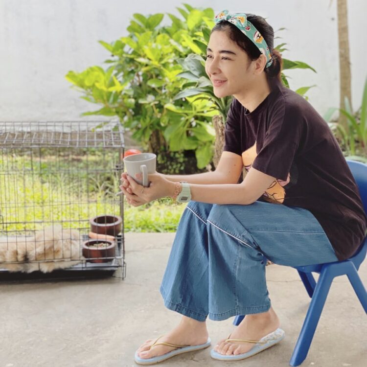 uut permatasari feet