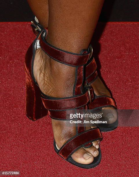 uzo aduba feet 3