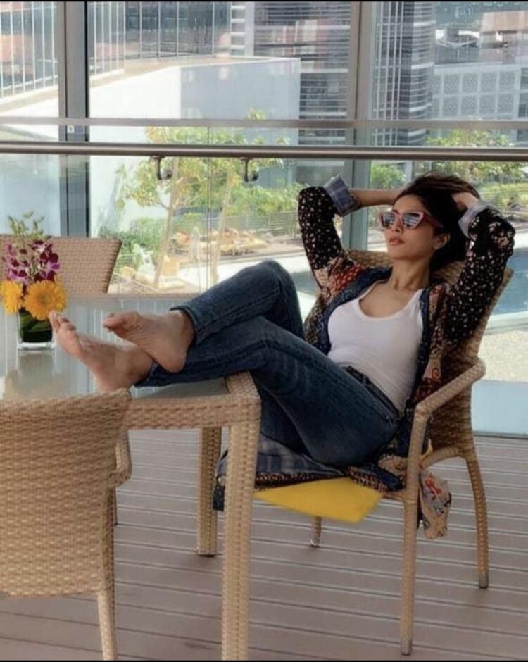 vaani kapoor feet