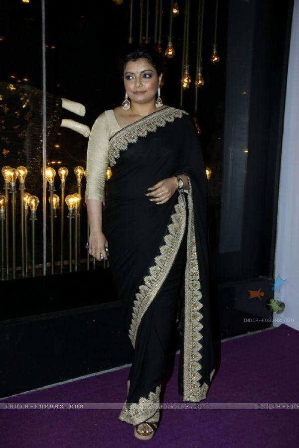 vaibhavi merchant feet 5