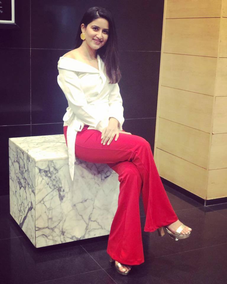 vaidehi parashurami feet 6