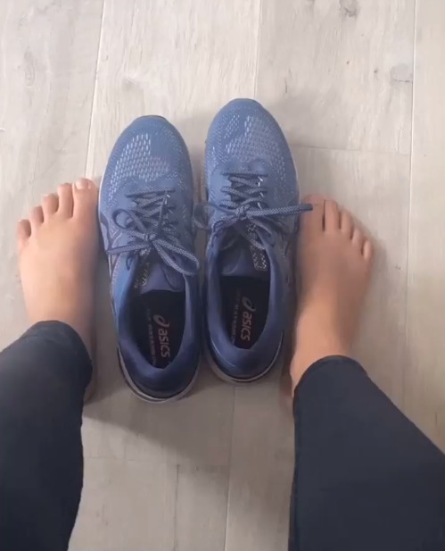 vaimalama chaves feet