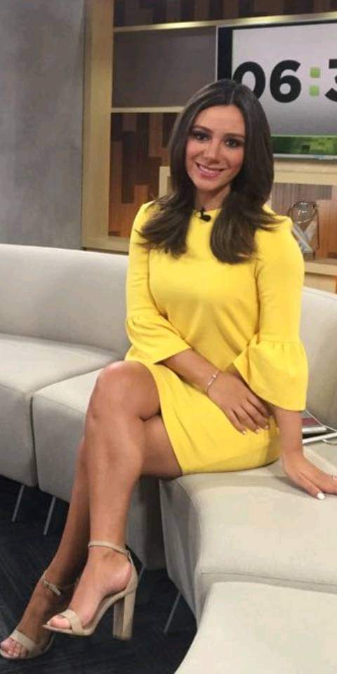 vaitiare mateos feet 5