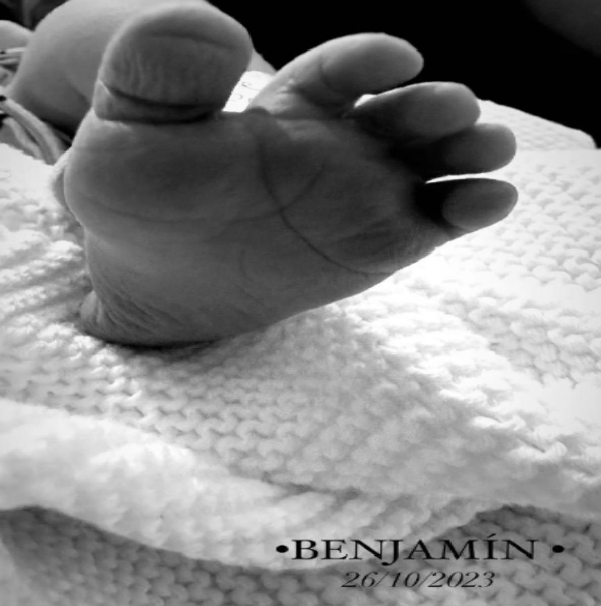 valentina cervantes feet 5