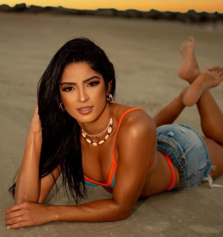 valentina feroz feet 3