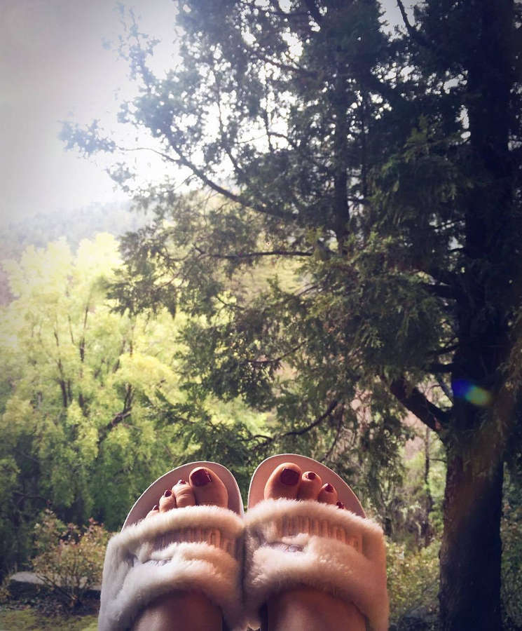 valentina salezzi feet 5