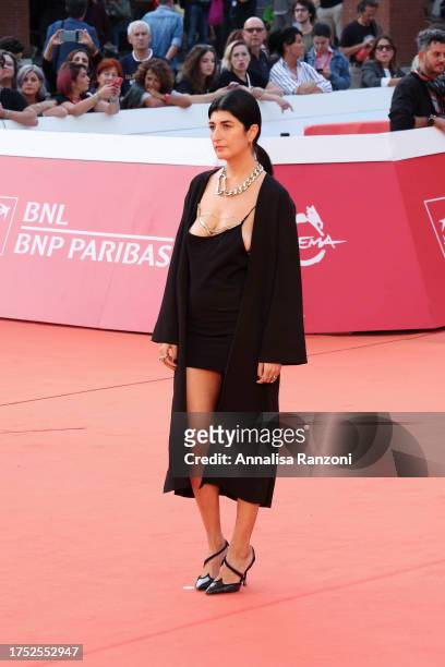 valentina siragusa feet 5