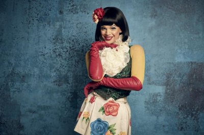 valentinaof.4 feet 2