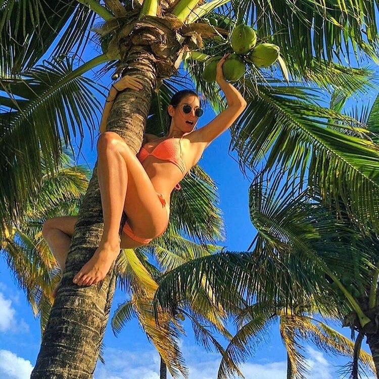 valentine thomas feet 6