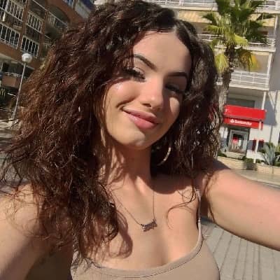 valeria aliti feet 3