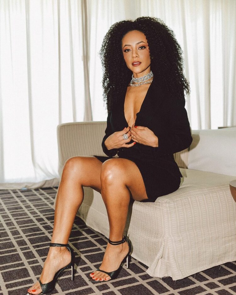 valeria almeida feet 3