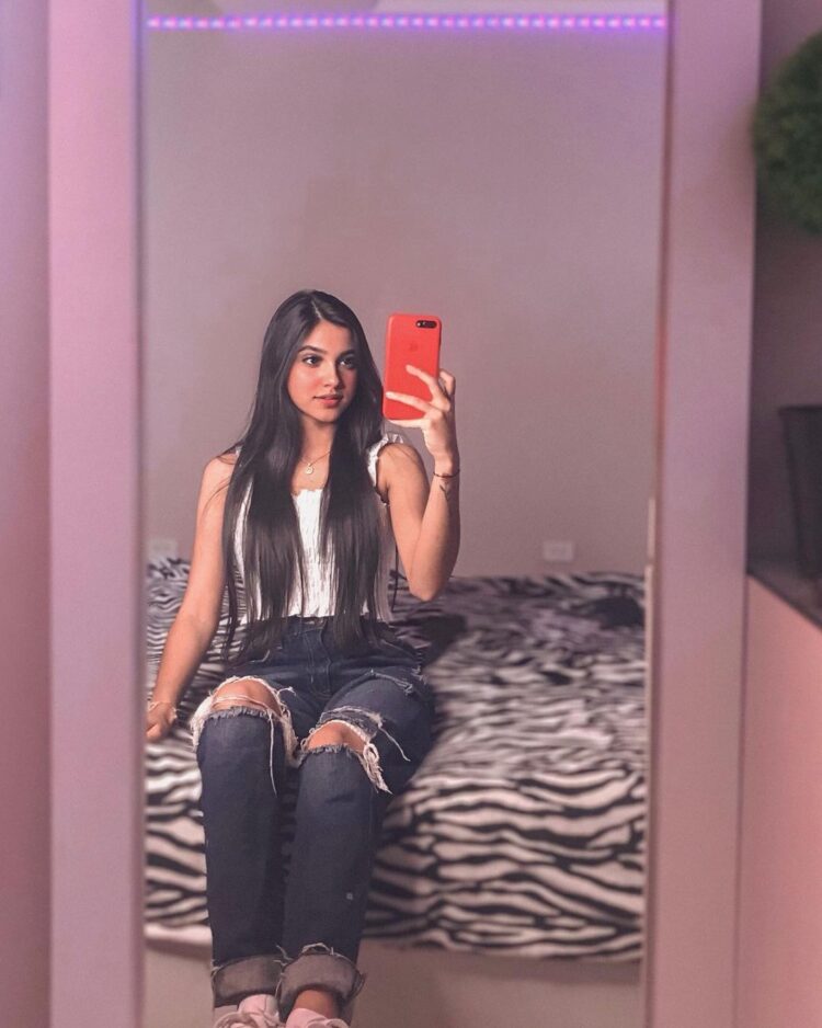 valeria carruyo feet