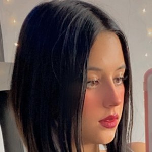 valeria chaires feet 4