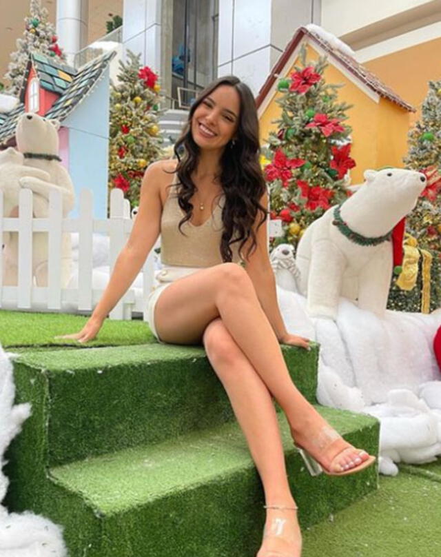 valeria florez feet 2