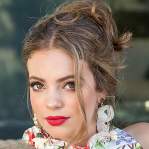 valeria godinez feet 5