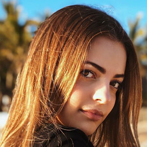 valeria godinez feet