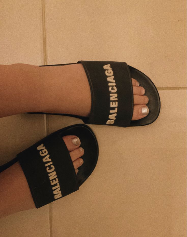 valeria hernandez feet 3