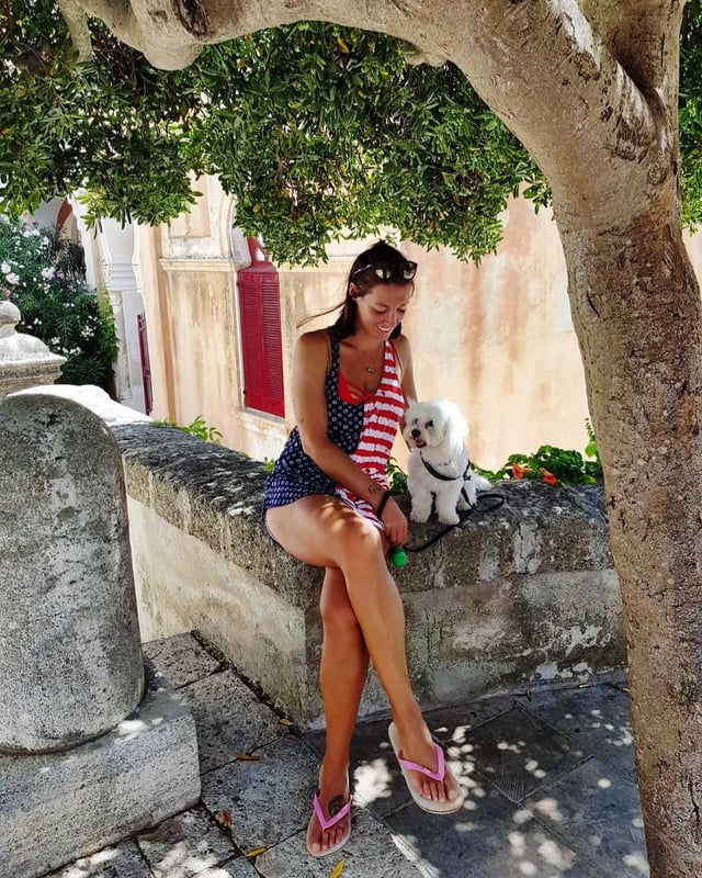 valeria jacobs feet 5