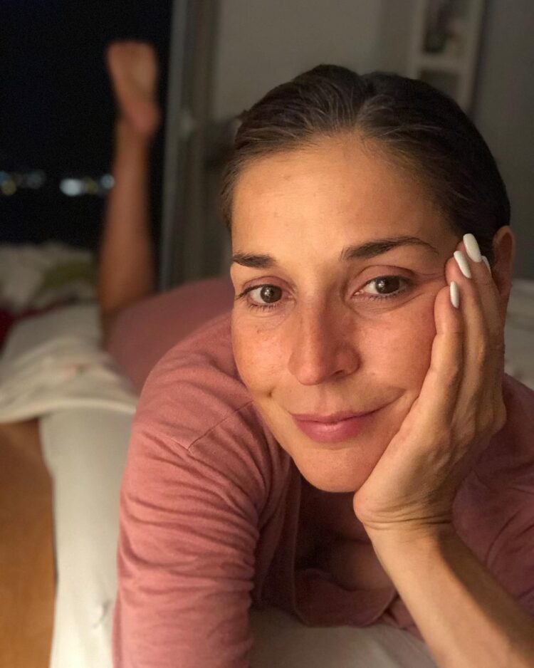 valeria kouroupi feet 3