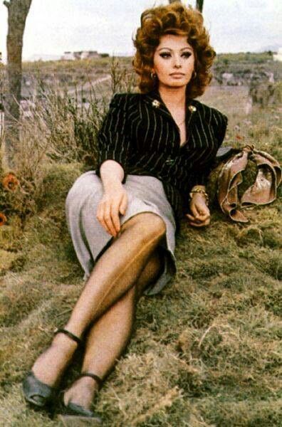 valeria loren feet 1