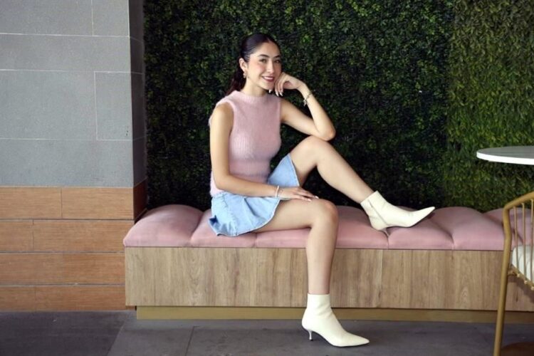 valeria nunez feet 6